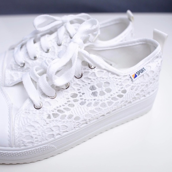 “Excuse Me While I Kiss The Sky” - Picture 6 of 8